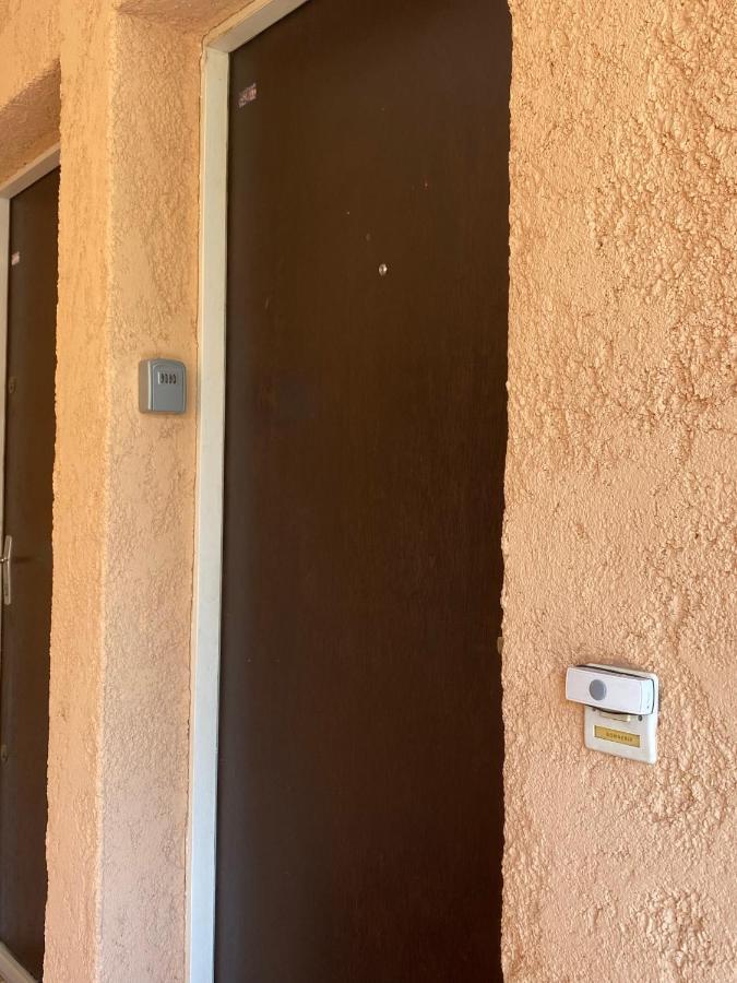 Bandol Studio Apartment Екстериор снимка