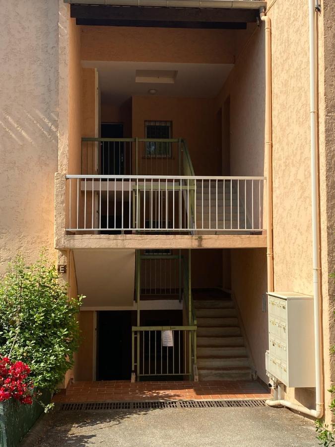Bandol Studio Apartment Екстериор снимка